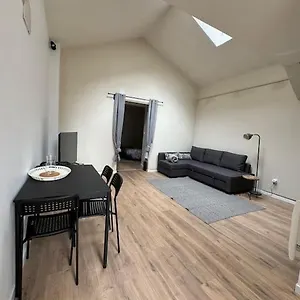 https://charmant-t2-calme-et-equipe.midi-pyreneeshotels.com